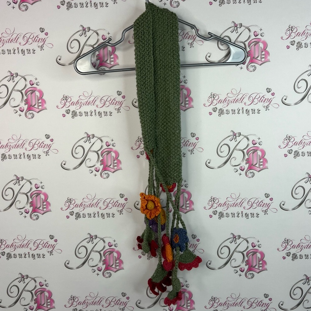 Scarf flowers knitted crochet floral bottom Green Knit Scarf Floral Accents